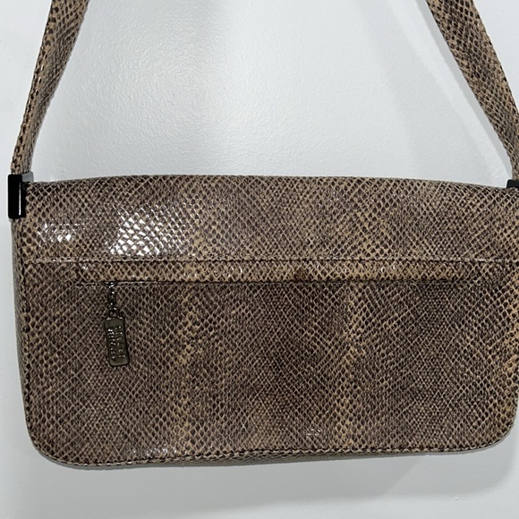 Stuart Weitzman Tan Shoulder Bag with Strap and Textured Finish - Picture 7 of 15